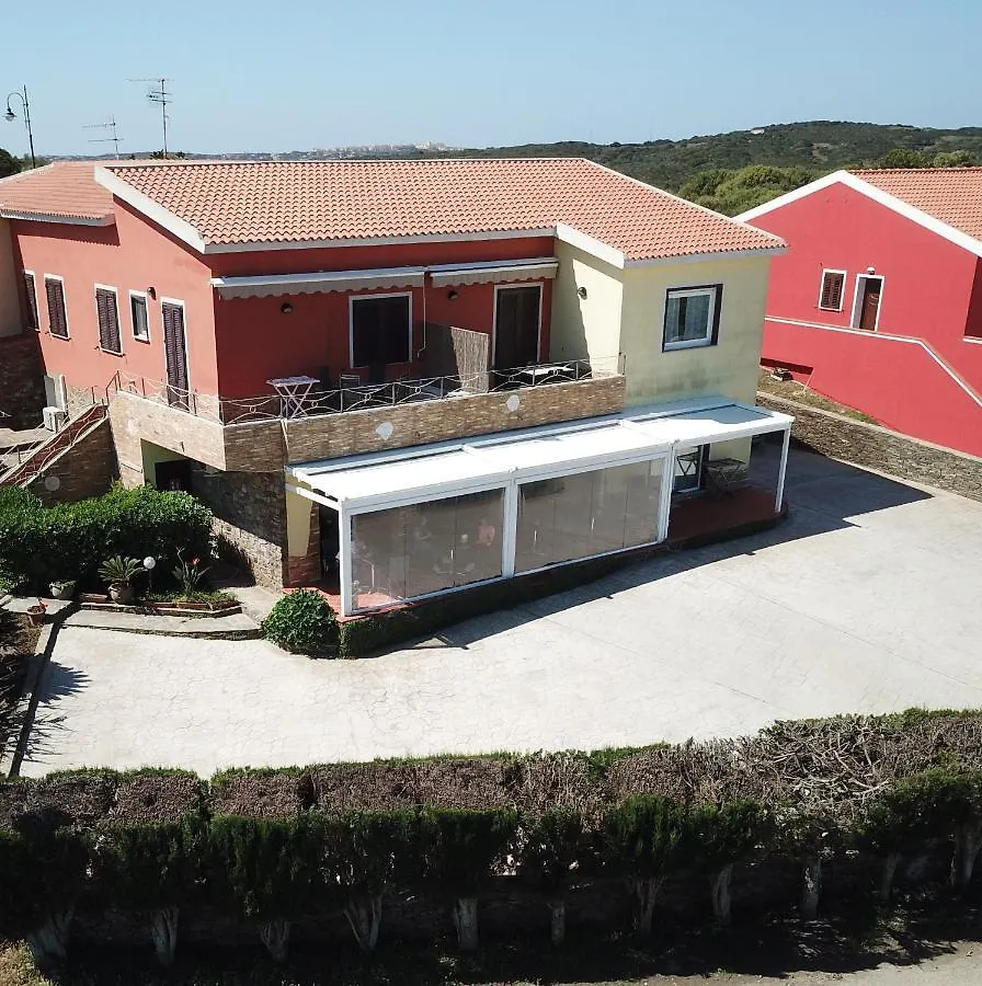 Maison d'hôtes Roccabianca Rooms & Studios Stintino
